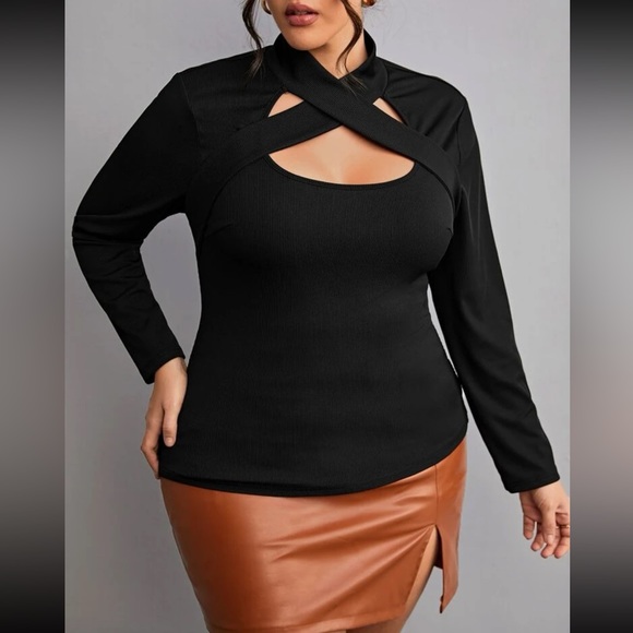Plus-size khaki cutout front top - Picture 7 of 16